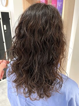 ミーナ バイ アーバン(Meena by urban.) 【ANNEXハザマ】くるくるパーマ×鎖骨ミディ