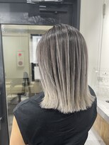 フォーク(FOLK)&nbsp;YAMATO グレージュハイライトバレイヤージュ　白髪ぼかし