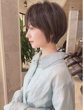 アンド ストーリーズ(&STORIES) 20代30代40代黒髪前下がりショートボブ丸みショート