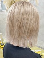 ソーコ 渋谷(SOCO) 切りっぱなしボブミルクティーカラーブロンドカラーベージュ