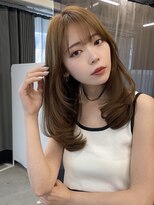 フォンズ(FONS)&nbsp;くびれミディアム斜めバンググレージュカラーシルキーベージュ