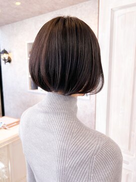 キャアリー(Caary) 福山ストレートパーマ小顔補正立体カット人気 caaryツヤフワボブ