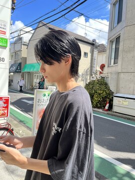 アイズ 海老名(AIZU) センターパート シースルー ウルフ 毛流 ブルーブラック カラー