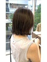 ピークス(PEAKS)&nbsp;切りっぱなしボブ長め前髪かきあげハイライト恵比寿