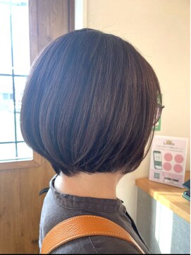 リンド(Lindo) 艶ブラウン×コンパクトボブ