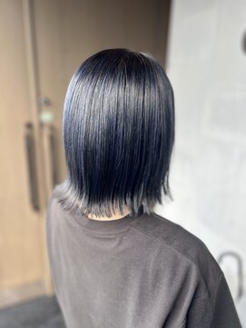 ラクレ(d.la cle) 切りっぱなしボブとブルーハイライト【ラクレ/西大分】