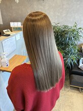 メゾンウィット(Maison Wit) ベージュカラー