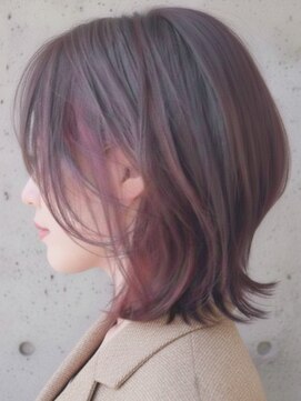 おしゃれな大人のインナーカラー×ベビーピンク