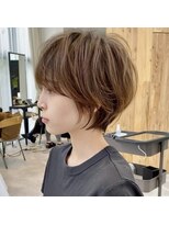 ビュートヨナカ(VIEW TOYONAKA)&nbsp;【40代50代60代/大人くびれショート/グレージュカラー/小顔】