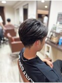 ナチュラルな質感のフェザーパーマ