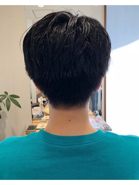 ヘアーウニール(Hair Unir) 黒髪ショート