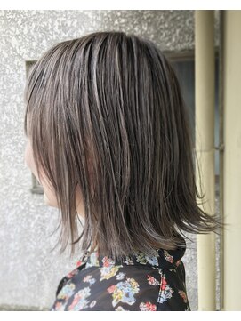 ネリネ(Nerine) 切りっぱなしグレージュ