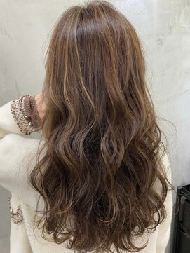 キラ 渋谷(KILLA) 黒髪からナチュラルハイライトでエアリーミディ【KILLA原宿】