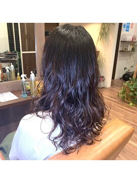 プリュム(Plume) 20代30代40代大人可愛い愛されなみなみパーマロング黒髪（暗髪）