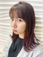 癖が強い顔周りの髪の毛もしっかり伸ばし、ナチュラルで扱いやすい前髪に♪楽になる前髪縮毛矯正は大人気！