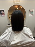 毛先収まるミディアムカット