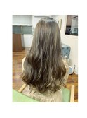ロングレイヤースタイル&マットベージュカラー