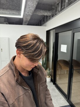 シロ(SILLO.) 毛流れセンターパート