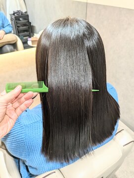 ナカドット エマノン 池袋(__naka.__ EMANON) 30代/酸性ストレート/ツヤ髪スタイル/池袋