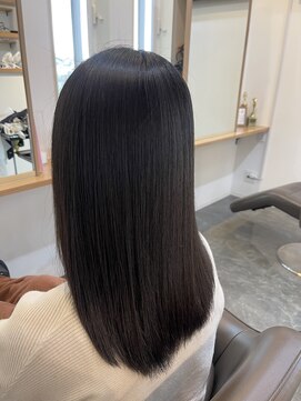 ア ドリームアップスタジオ レストアール(A DREAM UP STUDIO restR) ツヤ髪ストレート
