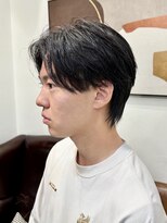 ボタンヘアー 日吉(BoTaN HAIR) ショートウルフ/アッシュブラック/センターパート/日吉