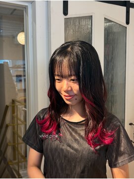 ハク アトリエ(HaKU atelier) ハイトーン裾カラーブリーチカラービビッドピンク派手髪