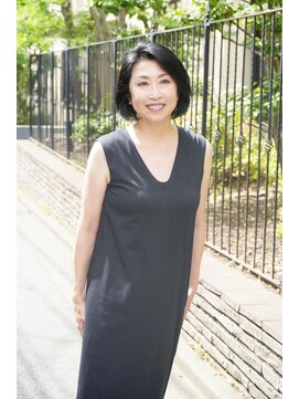 DAMANI 表参道 髪質改善/ヘッドスパ/ハイライト/白髪染め/白髪ぼかし/縮毛矯正 似合わせカット/ミディアムレイヤーカット[表参道駅]