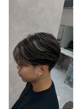 メンズサロン キング 高槻店(Men’s salon K!ng) フェザーショートアップバングセンターパートメンズハイライト