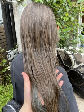 ピア(Pia) 『ブリーチなしのオリーブグレージュとインナーカラー』