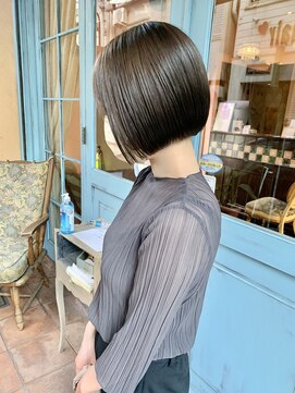 アルコイリスバイドールヘアー(ARCOIRIS by Dollhair) ノームコアフレンチボブ男色系カラーパーマボブくびれヘア都島