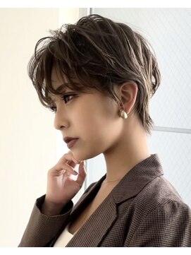 イヴォークトーキョーオーサカ(EVOKE TOKYO osaka) かっこいい×抜け感ショート