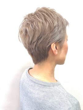 ジールヤマグチ 朝霧駅前店 【パリジェンヌ・ショート】【白髪ぼかし】