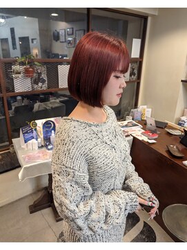 ヒカリス 東三国(HIKARIS) 笑顔溢れるミニボブ/赤髪/ボブ/レッドカラー/ツヤ髪