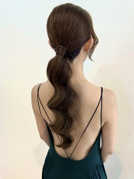 マーリー(marlee) ポニーテール タイト ヘアセット お呼ばれ 結婚式 表参道