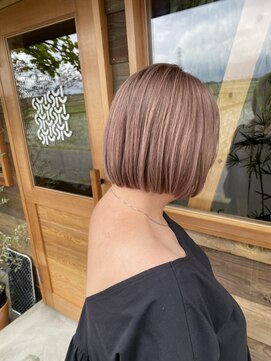 シュイ(SYUI) ミニボブ×ピンクベージュ