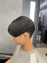 リード(REEED)&nbsp;刈り上げ前下がりセンターパート