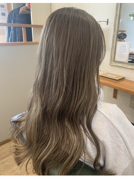 グリード(Greed) カーキベージュ系カラー