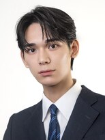 オーシャントーキョーオーバー(OCEAN TOKYO OVER) 韓国ヘアカルマニュアンスコンマバングセンターパート黒髪ウルフ