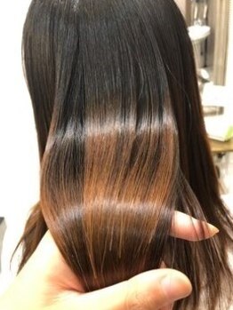 シャンプーセレクション(Shampoo Selection)の写真/一時的な美しさではなく、持続するツヤ髪へ。髪質/癖/ダメージを見極め、最適なトリートメントをご提案。