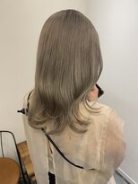 リリアーナ(LILIANA)&nbsp;池袋 ケアブリーチ ハイトーン シアベージュ♪