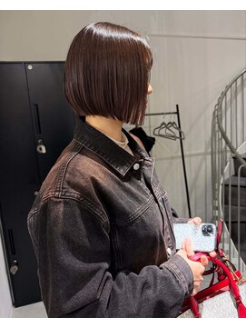 カミエ(kamie) *きゅっとタイトなミニボブ ベージュ 神戸 三宮 上田一眞