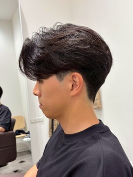 カルム(kalm) 毛流れセンターパートニュアンスパーマカルマヘアメンズパーマ