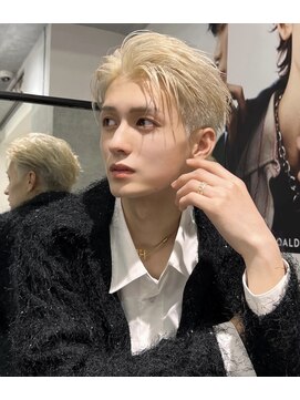 アストラ(ASTRA) MEN’S HAIR/波巻きツイストスパイラル/リバースセンターパート