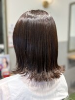 アンジー(Angee) すきすぎてまとまらない髪を少しずつ整えます