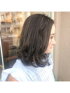 アルマヘアー(Alma hair by murasaki) お洒落がキマるハイライトカラー