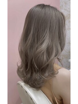 フィガロ ウメダ(FIGARO UMEDA) ミディアムレイヤー/オルチャンヘア/ワンホンヘア/韓国ヘア