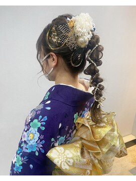 フィオーレ ヘアデザイン(FIORE hair design) 編みおろし 成人式 卒業式 ヘアアレンジ