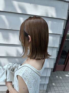 ヘアーアンドメイクアップモパ 切りっぱなしボブスタイル