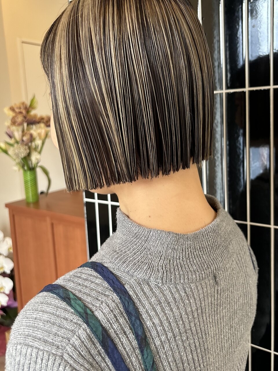 2026年春】切りっぱなしボブ デザインカラーの髪型・ヘアアレンジ