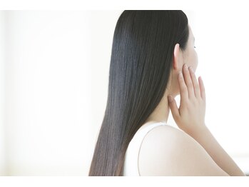 グラムヘア(GLAM HAIR)の写真/"縮毛矯正"といえば《GLAM HAIR》。一人のスタイリストがカウンセリングから仕上げまで丁寧に担当します◎
